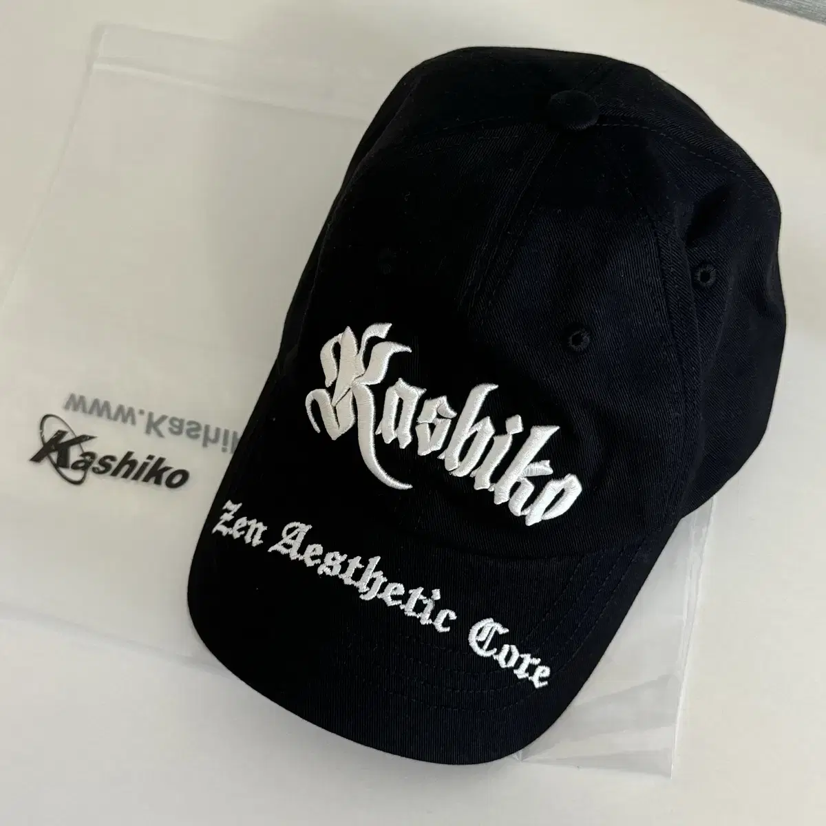 (새제품)카시코 블랙 볼캡/ Embroied Ball Cap Black